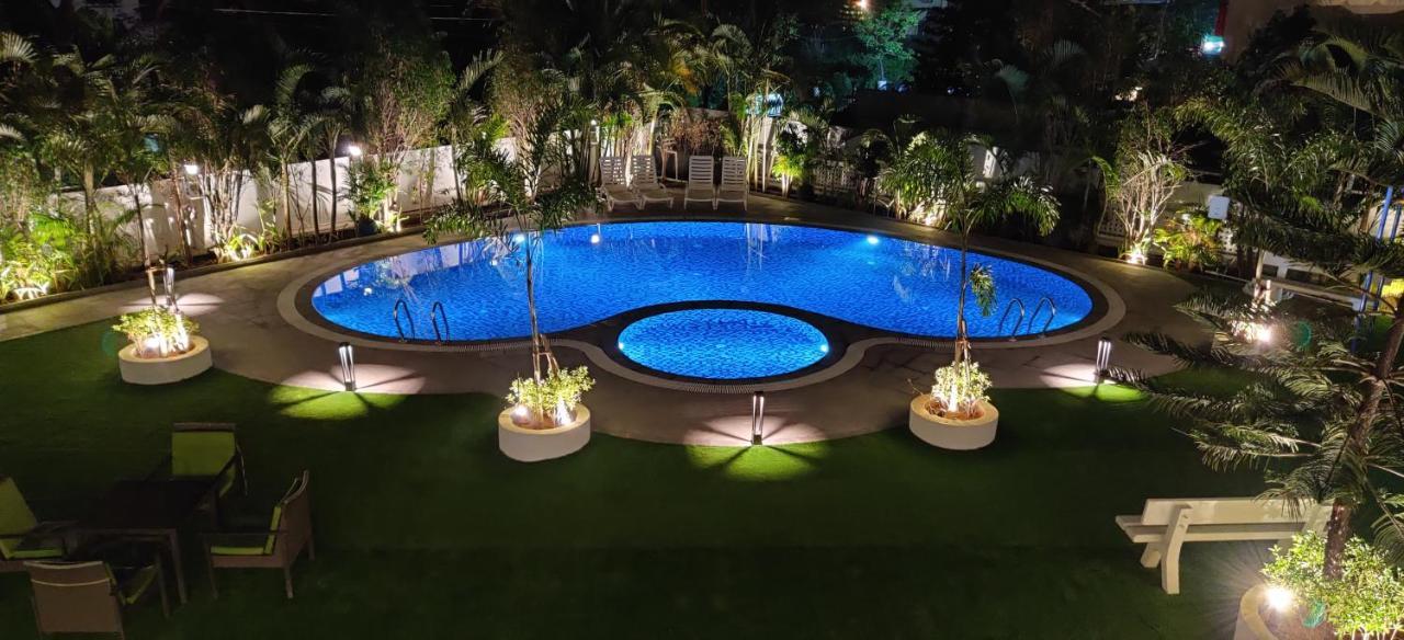 Meritas Adore Resort Lonavala Luaran gambar